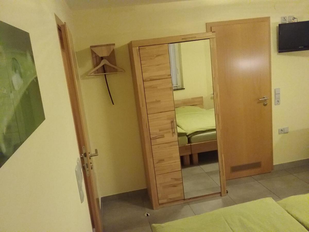 Gaestezimmer , Pension Wauri Waldenbuch Kültér fotó
